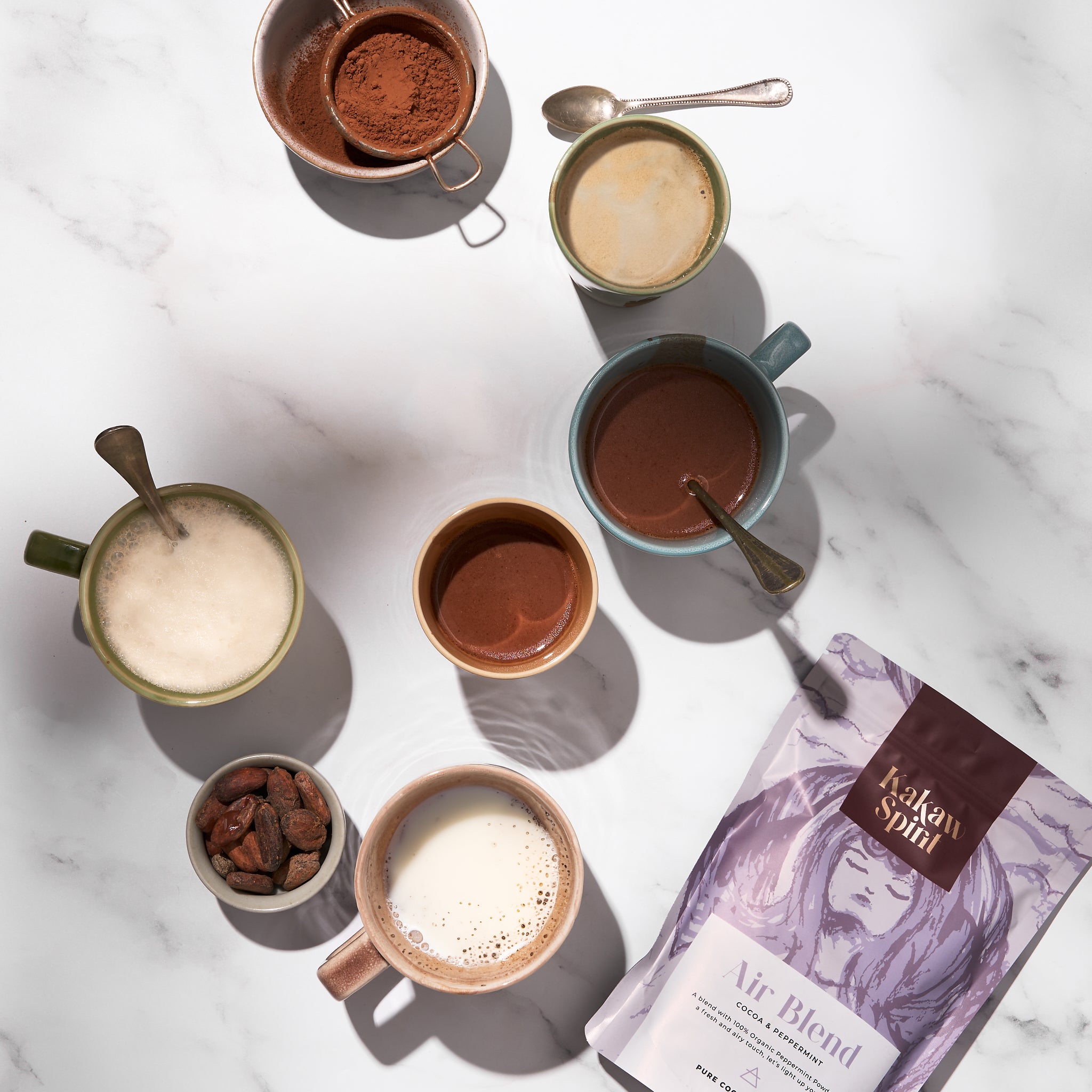 Waarom je koffie zou moeten vervangen door cacao: Een gezond en heerlijk alternatief